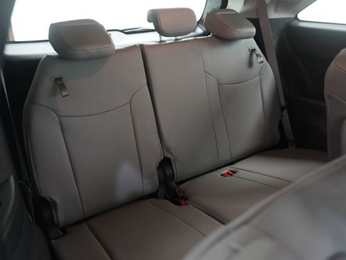 Used 2025 Toyota Sienna XLE image 15