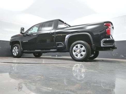 Used 2021 Chevrolet Silverado 2500 LTZ w/ LTZ Premium Package AWD/4WD image 38