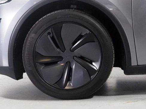 Used 2026 Tesla Model Y Long Range RWD image 49