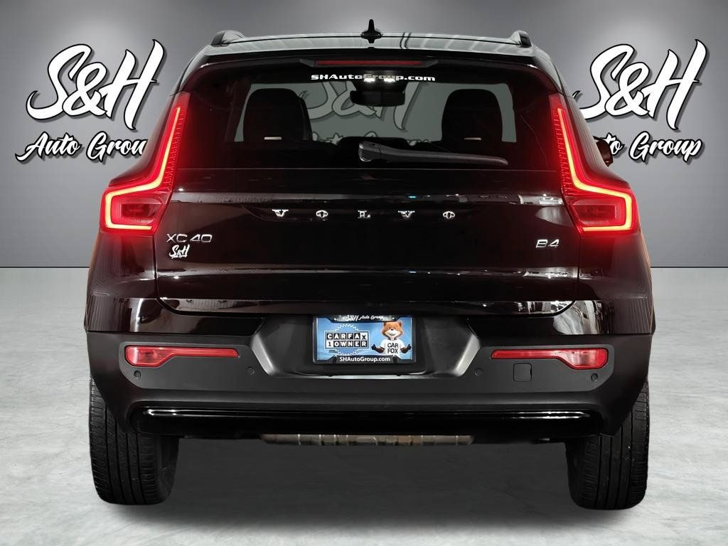 Used 2023 Volvo XC40 B4 Ultimate FWD image 26