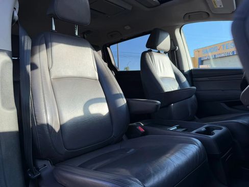 Used 2018 Honda Odyssey EX-L image 16