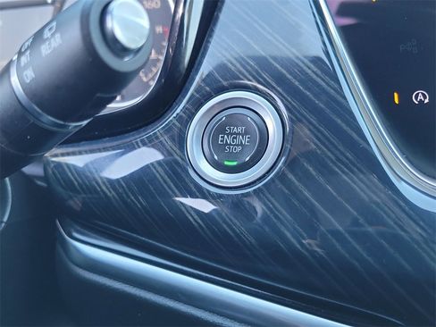 Certified 2023 Cadillac XT6 Premium Luxury image 16