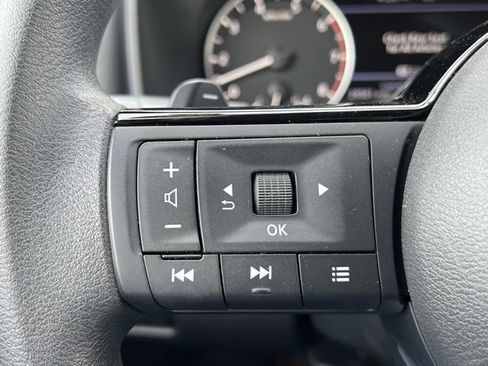 Certified 2023 Nissan Rogue SV image 16