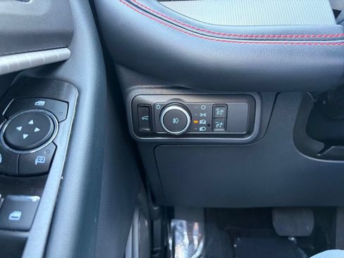Certified 2025 Ford Explorer ST-Line w/ ST-Line Street Pack AWD/4WD image 37