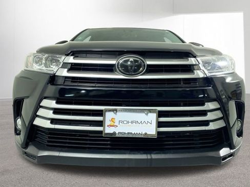 Used 2018 Toyota Highlander LE image 25