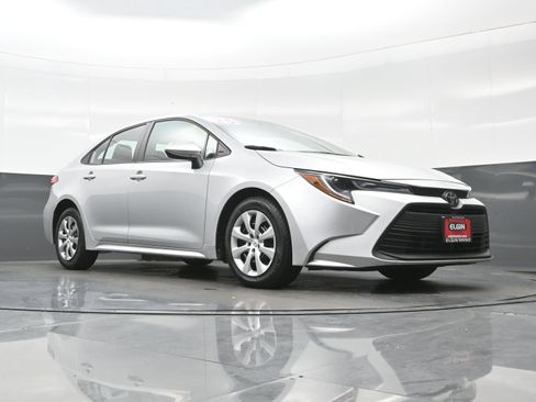 Used 2025 Toyota Corolla LE FWD image 24