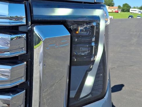 Used 2024 GMC Sierra 2500 Denali w/ Denali Reserve Package AWD/4WD image 3