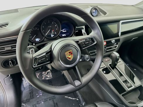 Certified 2026 Porsche Macan AWD/4WD image 12