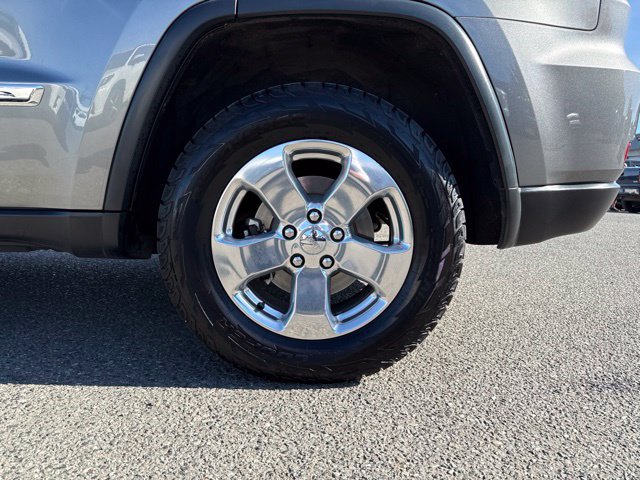 Used 2013 Jeep Grand Cherokee Limited w/ Luxury Group II AWD/4WD image 15