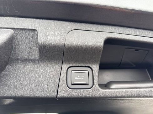 Used 2019 GMC Acadia SLT image 24