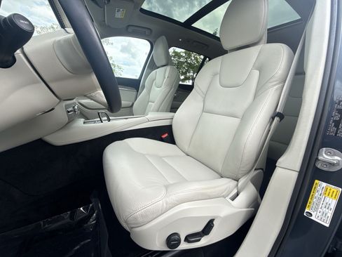 Certified 2024 Volvo XC90 T8 Plus AWD/4WD image 13