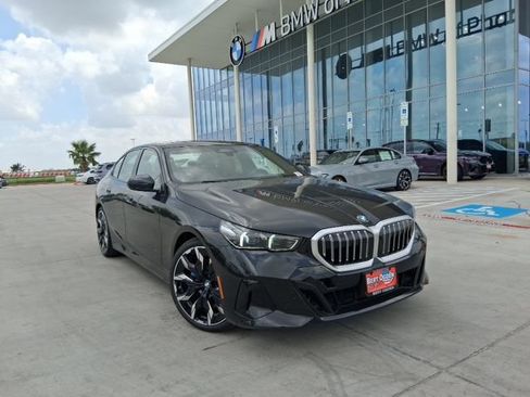 New 2026 BMW 530i w/ M Sport Package RWD image 1