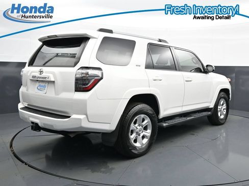 Used 2023 Toyota 4Runner SR5 Premium w/ Moonroof Package RWD image 10