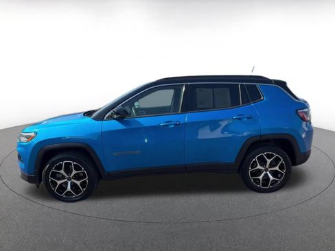 Used 2025 Jeep Compass Limited AWD/4WD image 9