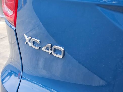 Certified 2024 Volvo XC40 B5 Plus w/ Protection Package Premier AWD/4WD image 10