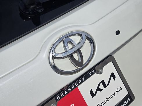 Used 2019 Toyota Highlander image 8