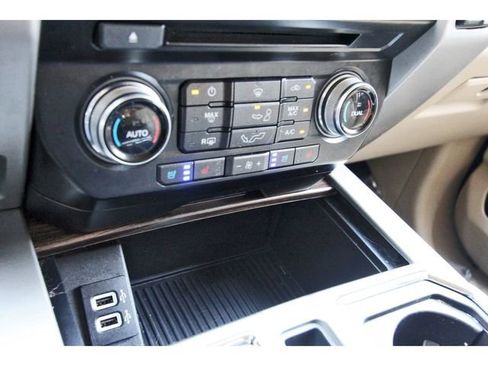 Used 2017 Ford F150 Lariat w/ Equipment Group 502A Luxury AWD/4WD image 24