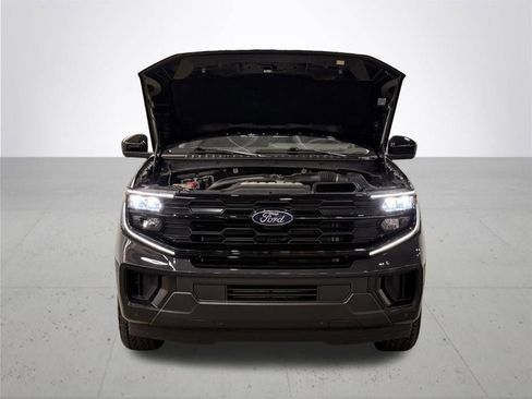 Used 2025 Ford Expedition Active AWD/4WD image 5