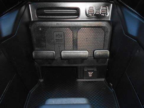 Used 2022 RAM 1500 Limited AWD/4WD image 21