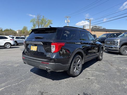 Certified 2021 Ford Explorer XLT w/ Equipment Group 202A AWD/4WD image 7