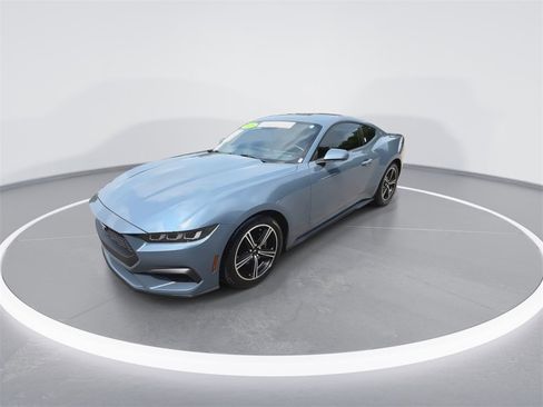 Used 2024 Ford Mustang Coupe image 4