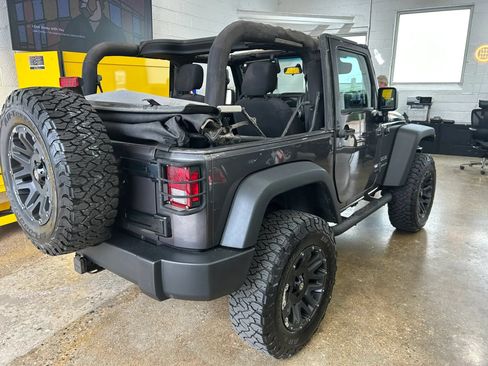 Used 2016 Jeep Wrangler Sport AWD/4WD image 3