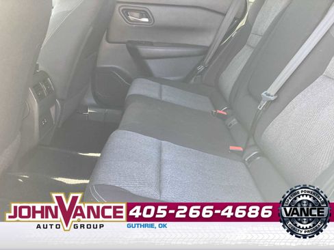 Used 2024 Nissan Rogue SV image 4