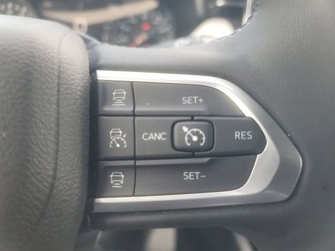Used 2025 Jeep Compass Limited AWD/4WD image 24