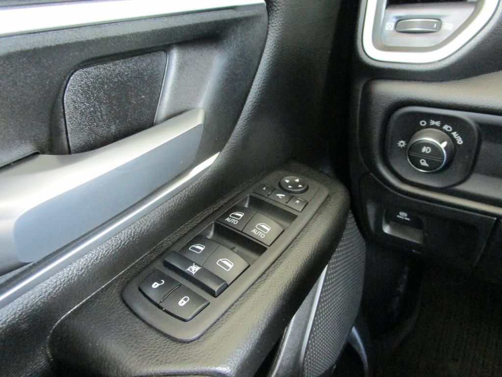 Used 2023 RAM 1500 Lone Star AWD/4WD image 38