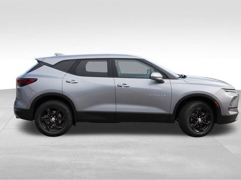 Used 2025 Chevrolet Blazer LT AWD/4WD image 4