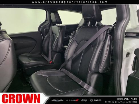 Certified 2024 Chrysler Pacifica Limited FWD image 20