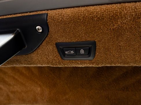 Used 2015 Rolls-Royce Wraith RWD image 56
