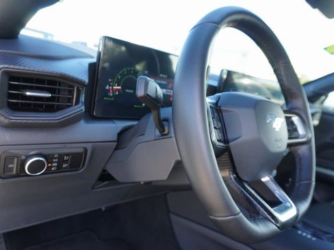 Certified 2025 Ford Mustang Coupe image 12