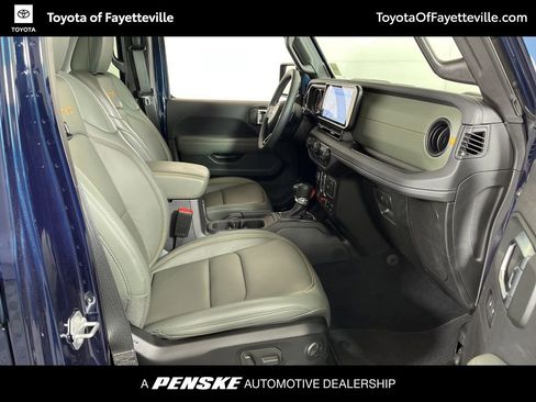 Used 2025 Jeep Gladiator Mojave image 5