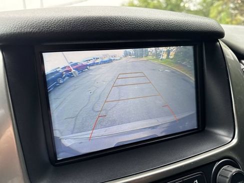 Used 2019 Chevrolet Suburban LT RWD image 20