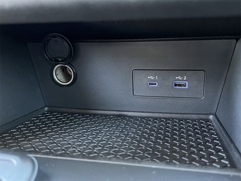 Certified 2025 Nissan Pathfinder S image 19