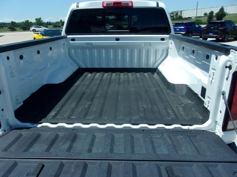 Used 2024 Chevrolet Colorado LT w/ LT Convenience Package II AWD/4WD image 9
