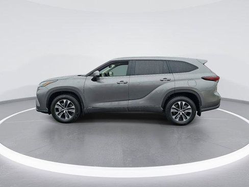 Certified 2026 Toyota Highlander XLE image 7