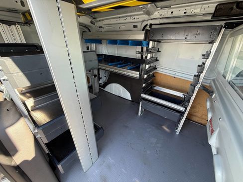 Used 2021 Ford Transit Connect XL image 11