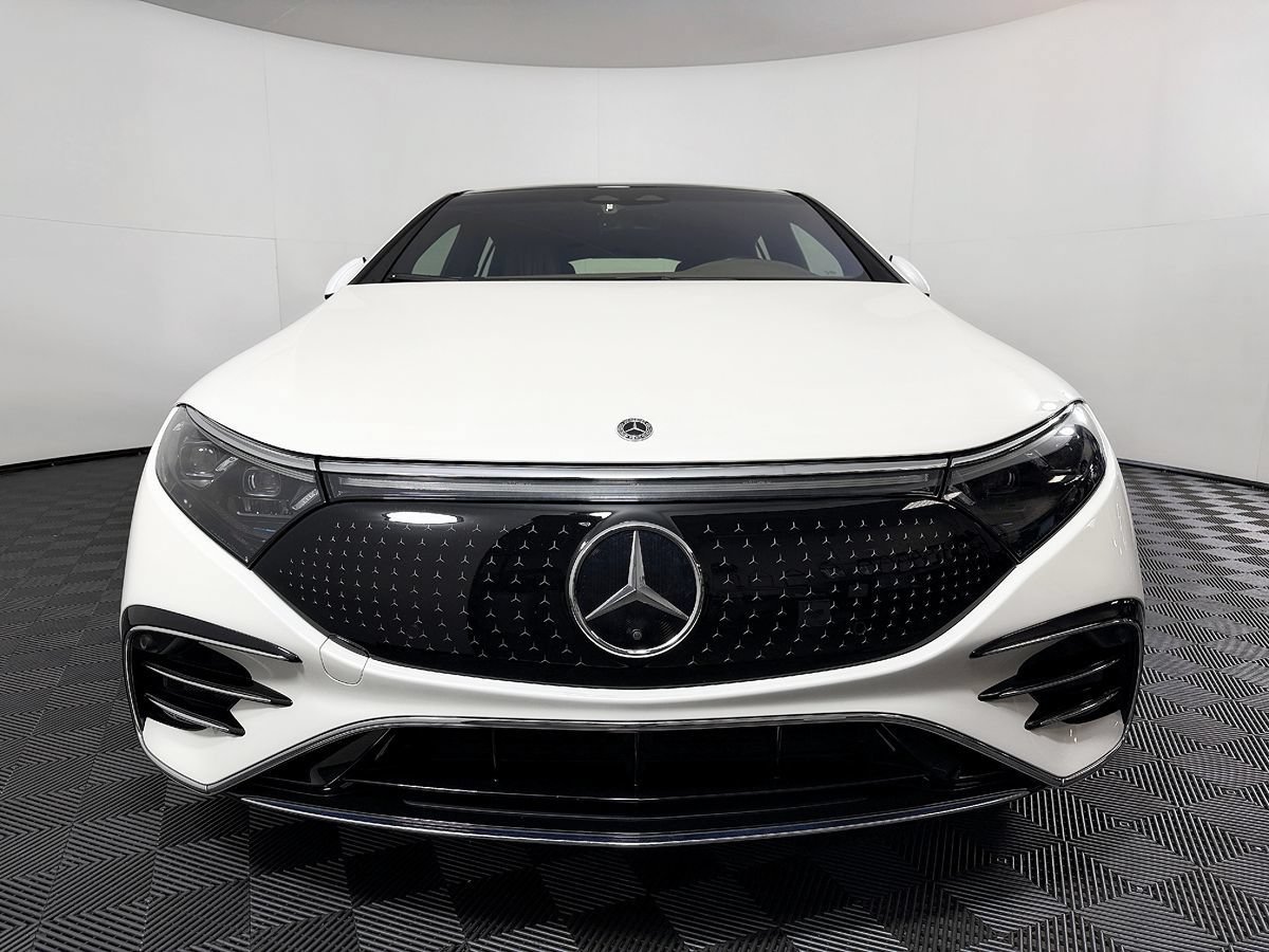 Used 2022 Mercedes-Benz EQS 580 4MATIC Sedan image 4