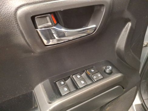 Used 2023 Toyota Tacoma TRD Off-Road image 13