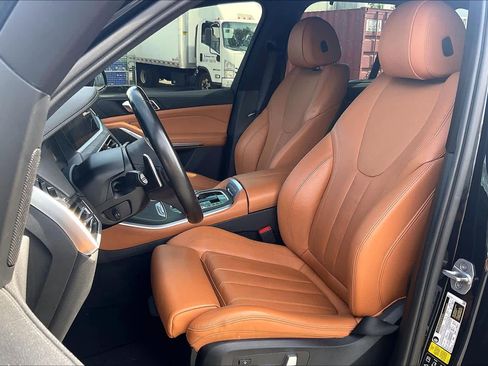 Used 2022 BMW X5 xDrive40i w/ M Sport Package AWD/4WD image 7