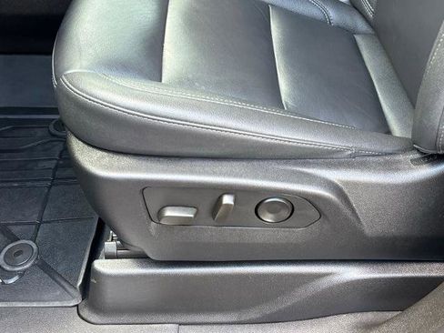 Used 2024 Chevrolet Tahoe LT w/ LT Signature Package AWD/4WD image 13