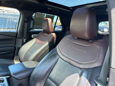 Used 2023 Ford Explorer Platinum w/ Technology Package AWD/4WD image 20