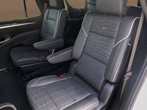 Used 2025 Cadillac Escalade Sport Platinum image 24