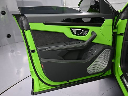 Used 2024 Lamborghini Urus S image 16