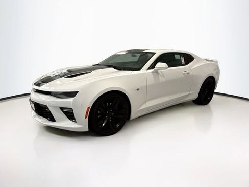 Used 2016 Chevrolet Camaro SS image 3