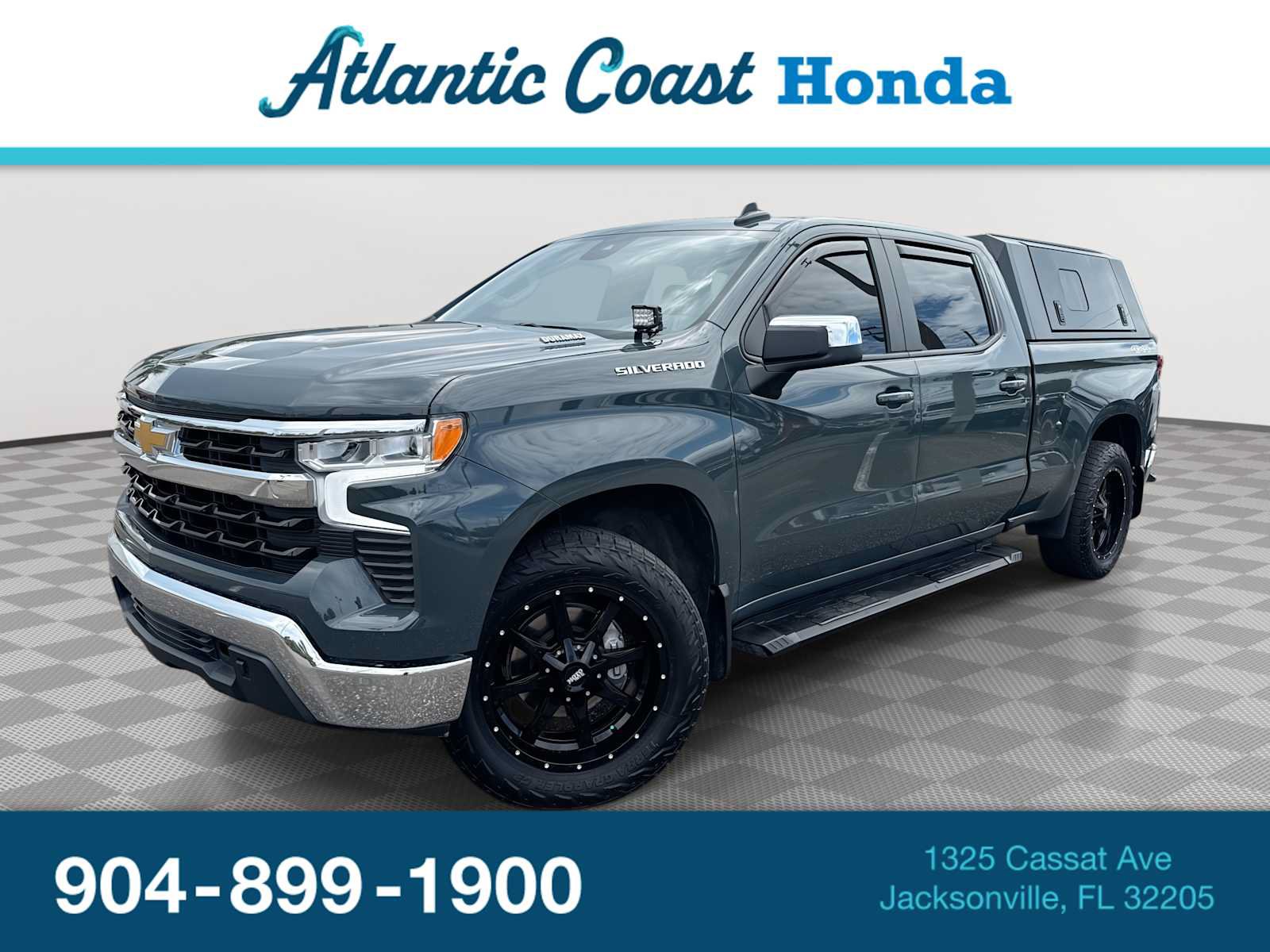Used 2025 Chevrolet Silverado 1500 LT AWD/4WD image 1