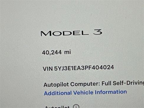 Used 2023 Tesla Model 3 Standard Range image 17