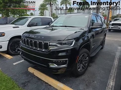 Used 2024 Jeep Wagoneer 4WD w/ Premium Group I image 1